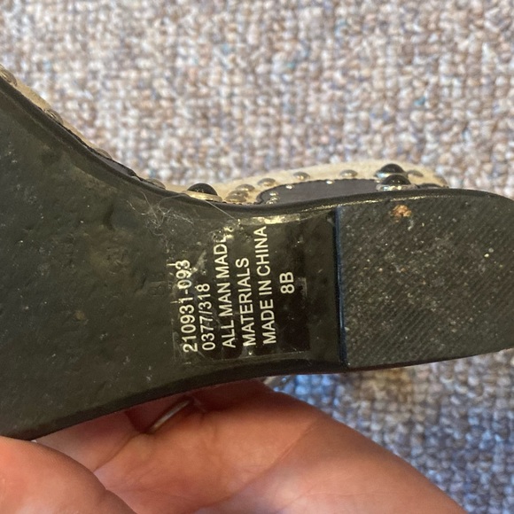 Super funky dark gray and cream studded wedge - Picture 6 of 6